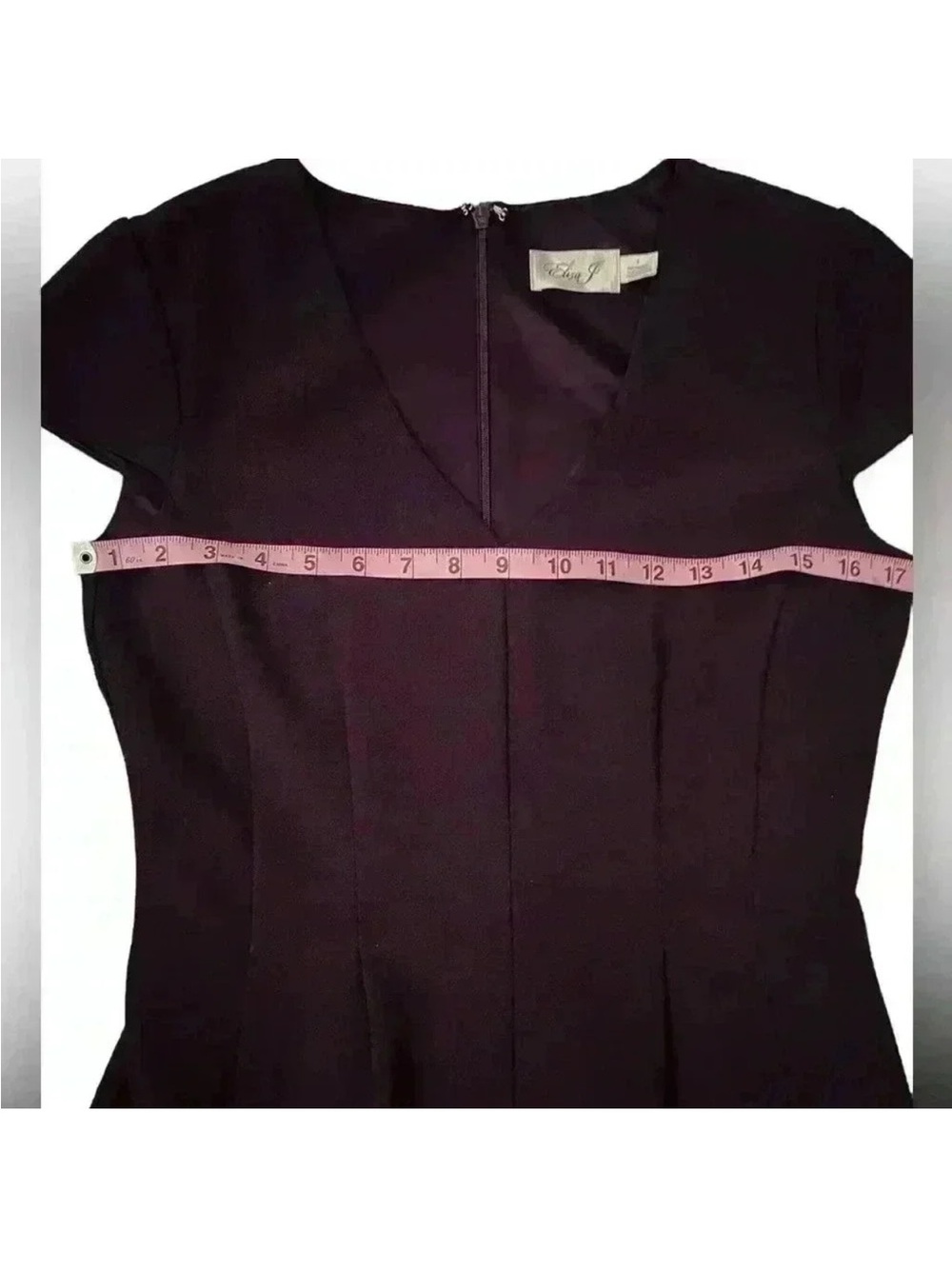 -
Eliza J
Eliza J Purple Fit & Flare Pleated Cocktail Dress Cap Sleeves size 6 - Picture 5 of 12